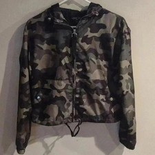 Love Tree Women's Cropped Camouflage Windbreaker Jacket small