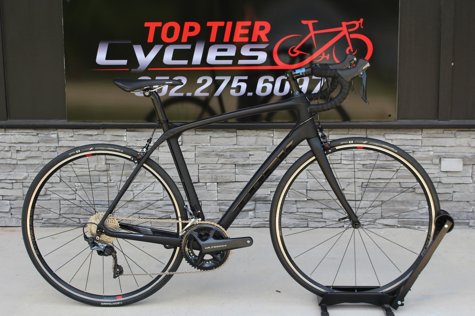 56 cm - 2017 Trek Domane SLR 6 - 16 lbs - Nearly New - $5,00