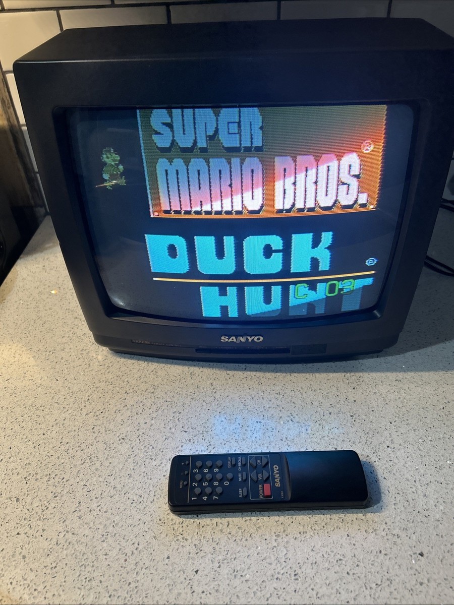 Vintage Sanyo DS13430 13 Inch Retro CRT Box TV W/remote 1995