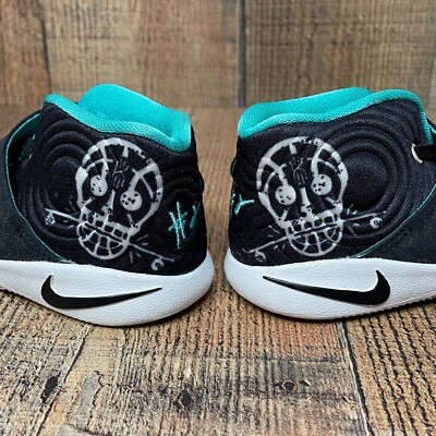 Kyrie2 US9.5/27cm 白幽霊カラーで、暗所でソールが光ります Size 9.5 - Nike Kyrie 2 Battle Grey for sale online | eBay