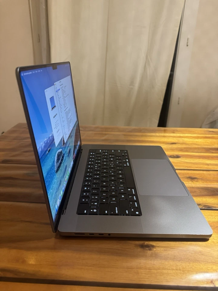 Apple MacBook Pro 16" M1 Pro · 32GB · 512GB, photo 4 sur 5