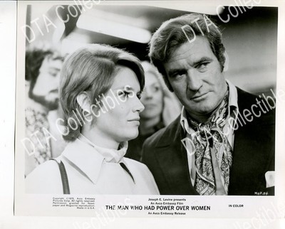 MAN WHO HAD POWER OVER WOMEN-8X10 PROMO STILL-CAROL WHITE-ROD TAYLOR-1970 FN