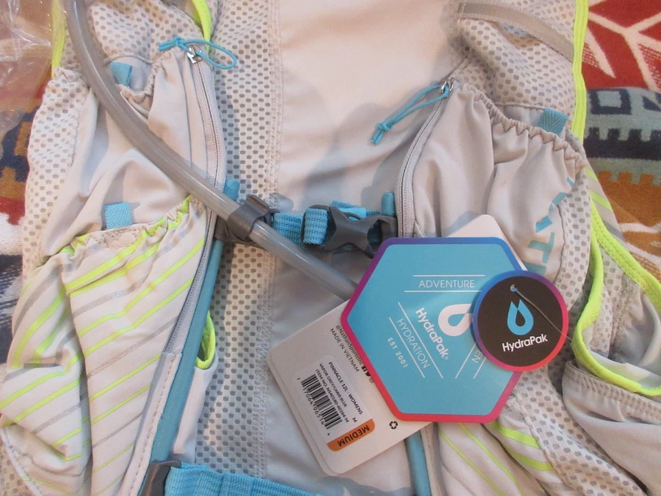 New Womens NATHAN Pinnacle 12 Liter Hydration Race Vest Size Medium Vapor Grey Foto 4 de 4