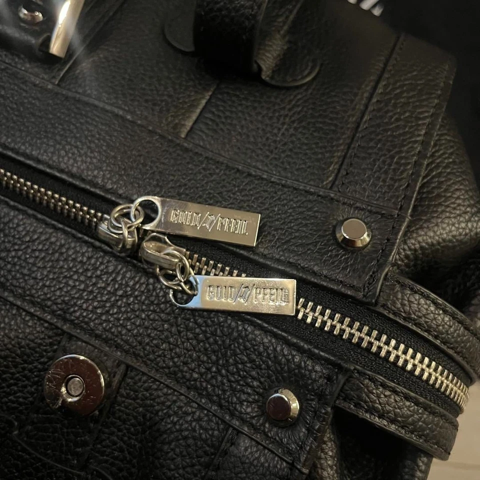 Mercedes-Benzes Boston Bag w/ Storage Bag - Image 3 of 4