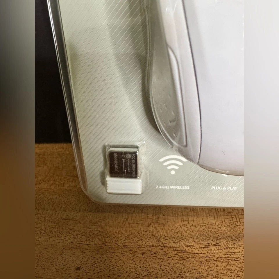 NIB Acer M501 Wireless Mouse Certified by Works With Chromebook White (AMR800W) - Image 2 of 4