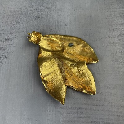 Broche Ancienne Vintage En Métal Doré - Bijou D'occasion Rétro, Fabrication Française, Bon état Général