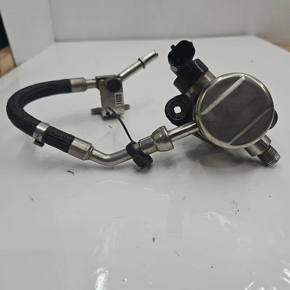 2012-2017 CHEVROLET EQUINOX 2.4L HIGH PRESSURE FUEL PUMP ASSEMBLY 12641847 OEM - Image 3 of 4