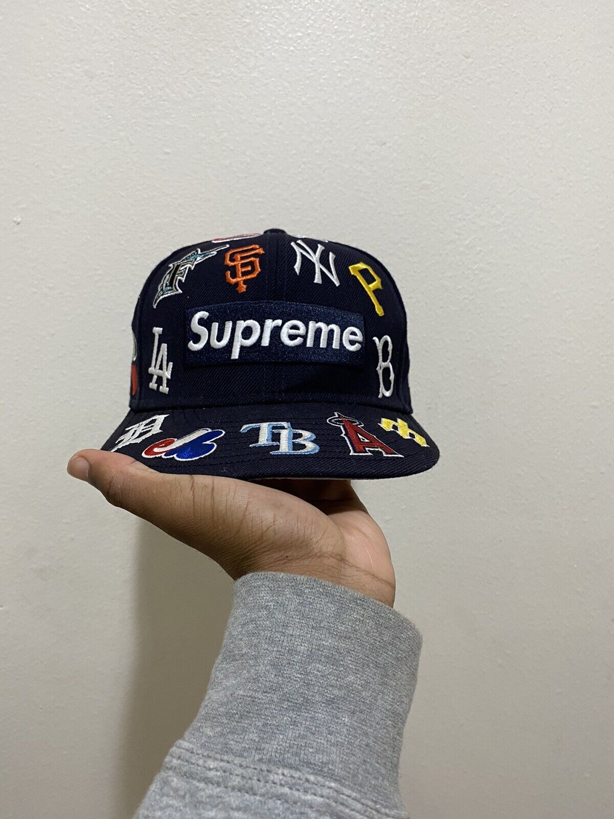 Supreme MLB New Era カラー navy ネイビー 7 1/2メンズ - キャップ