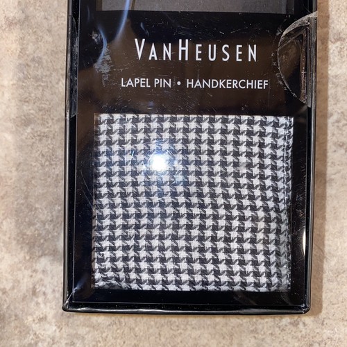 NUEVO Pin Van Heusen Handker Chief & Label Talla Única Blanco y Negro - Imagen 3 de 6