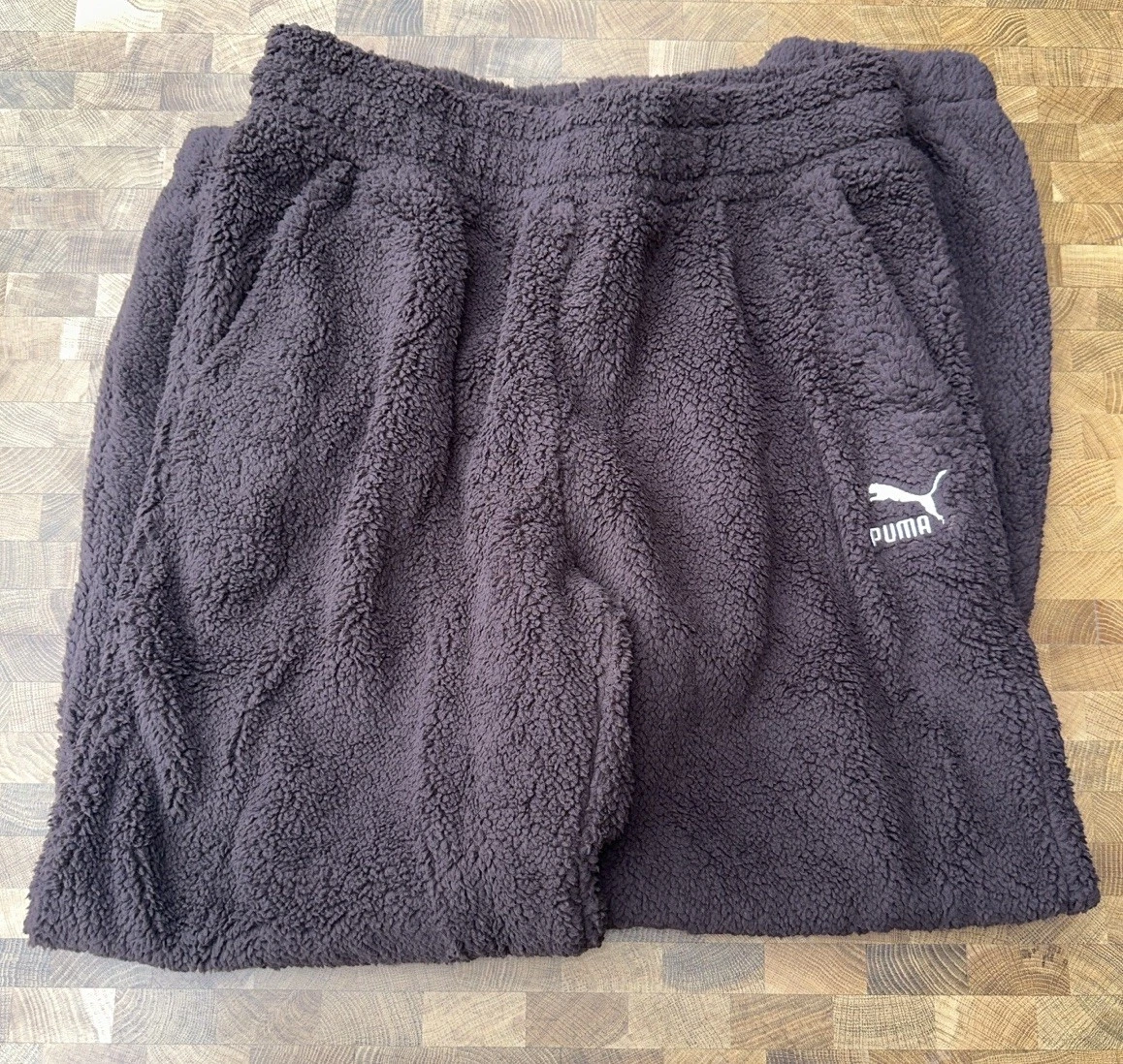 Puma Classics Cozy Club Borg Jogger Pants Dark Brown Men’s Small Sherpa NWT
Opens in a new window or