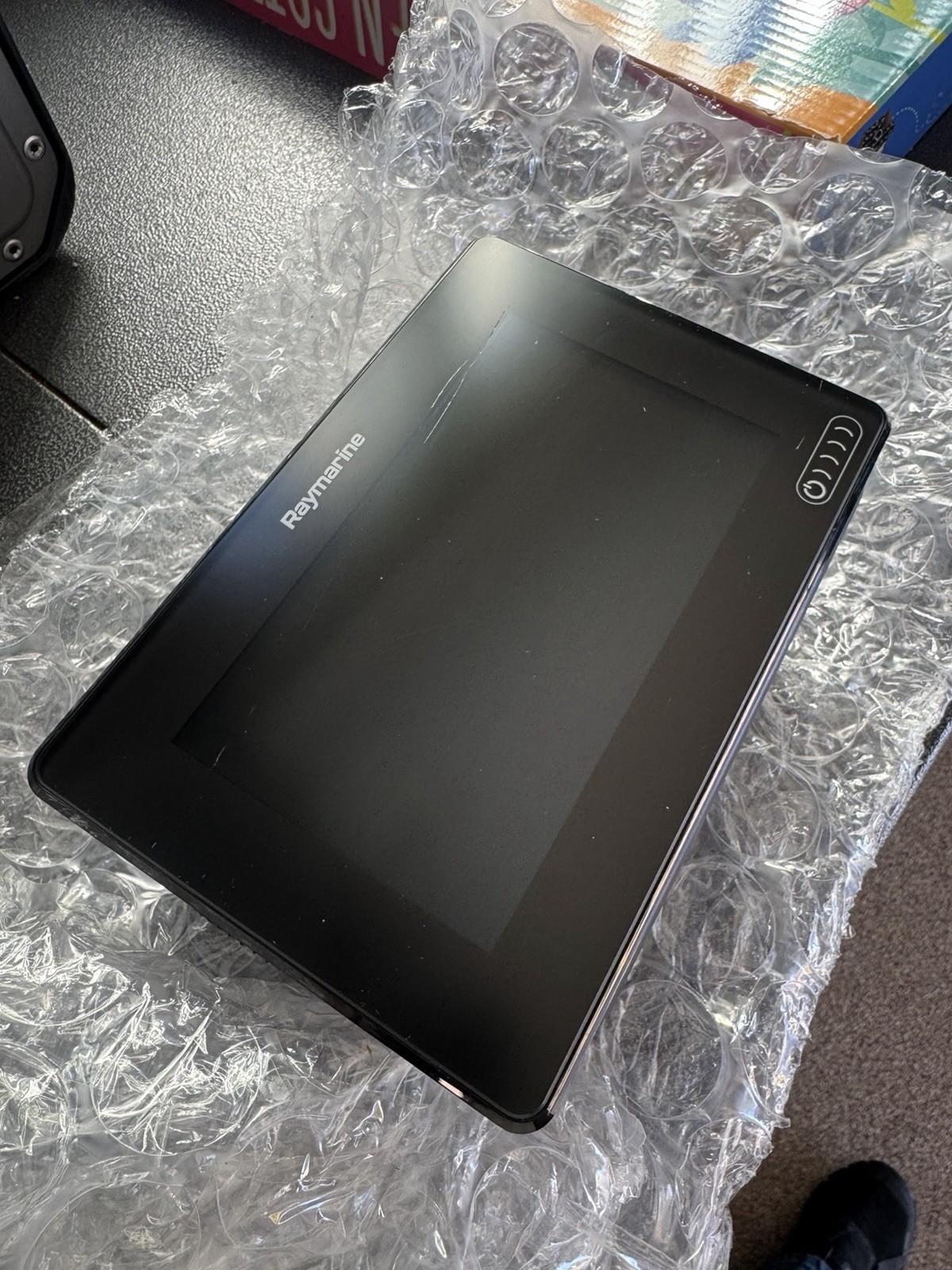 Raymarine Axiom 7 DV 7" High Performance Multifunction Display E70364-00-NAG