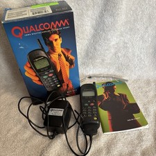 Vtg Quallcomm Digital/Analog Cell Phone QCP-820 with Box, Charger Power Up
