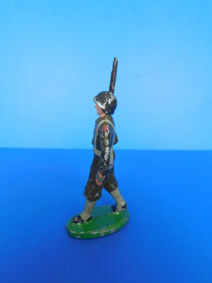 QUIRALU /ARMEE FRANCAISE / FANTASSIN AVEC FUSIL AU DEFILE - Photo 4/4