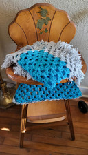 BRAND NEW CROCHETED BABY BLANKET 34X34 FRINGE TO FRINGE AQUA/SILVER TRIM BOWS