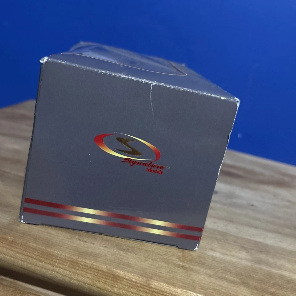 1930 Pierce Arrow Model B Signature Models 1:32 New In Box - Image 2 of 4