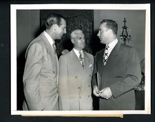 Hank Greenberg & Charles Comiskey 1949 Type 1 Press Photo Indians White Sox
