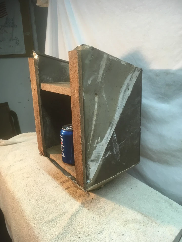 Primitve Gabinete de Cocina Metal Estante Cubo de Harina Decoración de Casa de Campo Foto 4 de 4