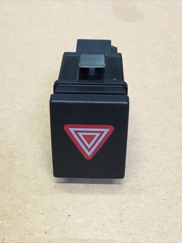 VW Polo 9N Schalter Taster Warnblinker 6Q0953235A