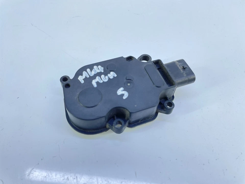 UNIDAD DE MOTOR OBTURADOR DE VENTILACIÓN DE AIRE RADIADOR FORD MONDEO MK4 2007-2014 🌟 Foto 2 de 4