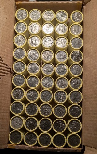 Rotolo mezzo dollaro Kennedy non perquisito OBW da scatola sigillata Fed Bank Coin Roll Hunt - Foto 1 di 3