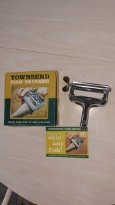 VTG Brand New Townsend Fish Skinner in Original Box w/ Instructions Excellent 