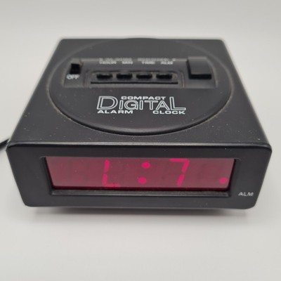 Digitaler Wecker LED Alarm Clock Snooze Funktion kompakt Tischuhr Retro