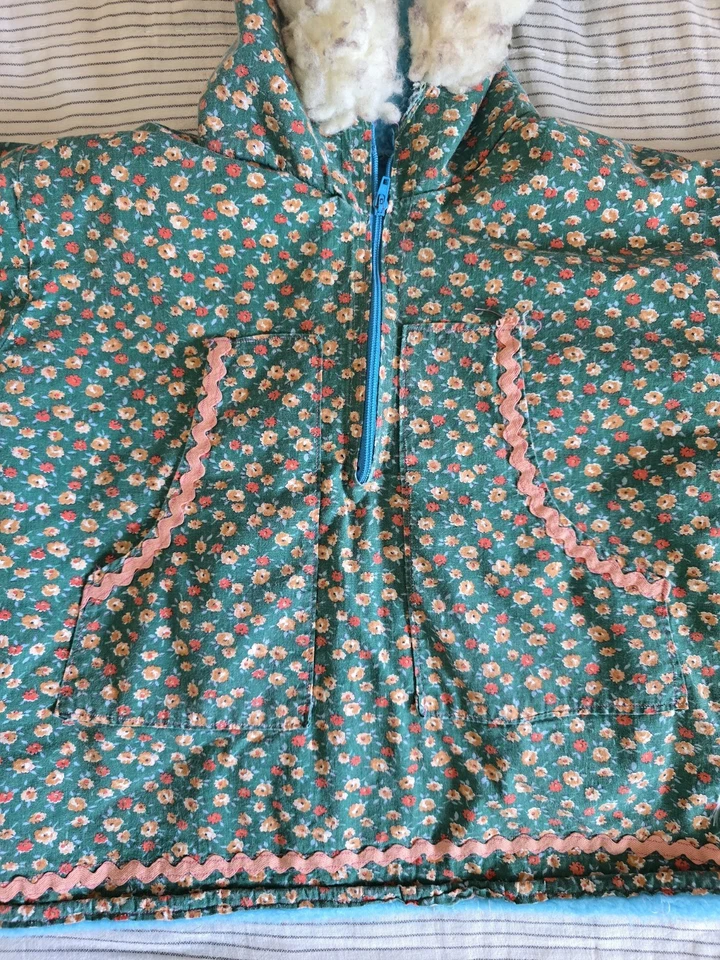 Chaqueta Pullover Verde Floral De Colección Años 70 Hecha a Mano 2T Forrada de Vellón 1/2 Cremallera  Foto 2 de 4