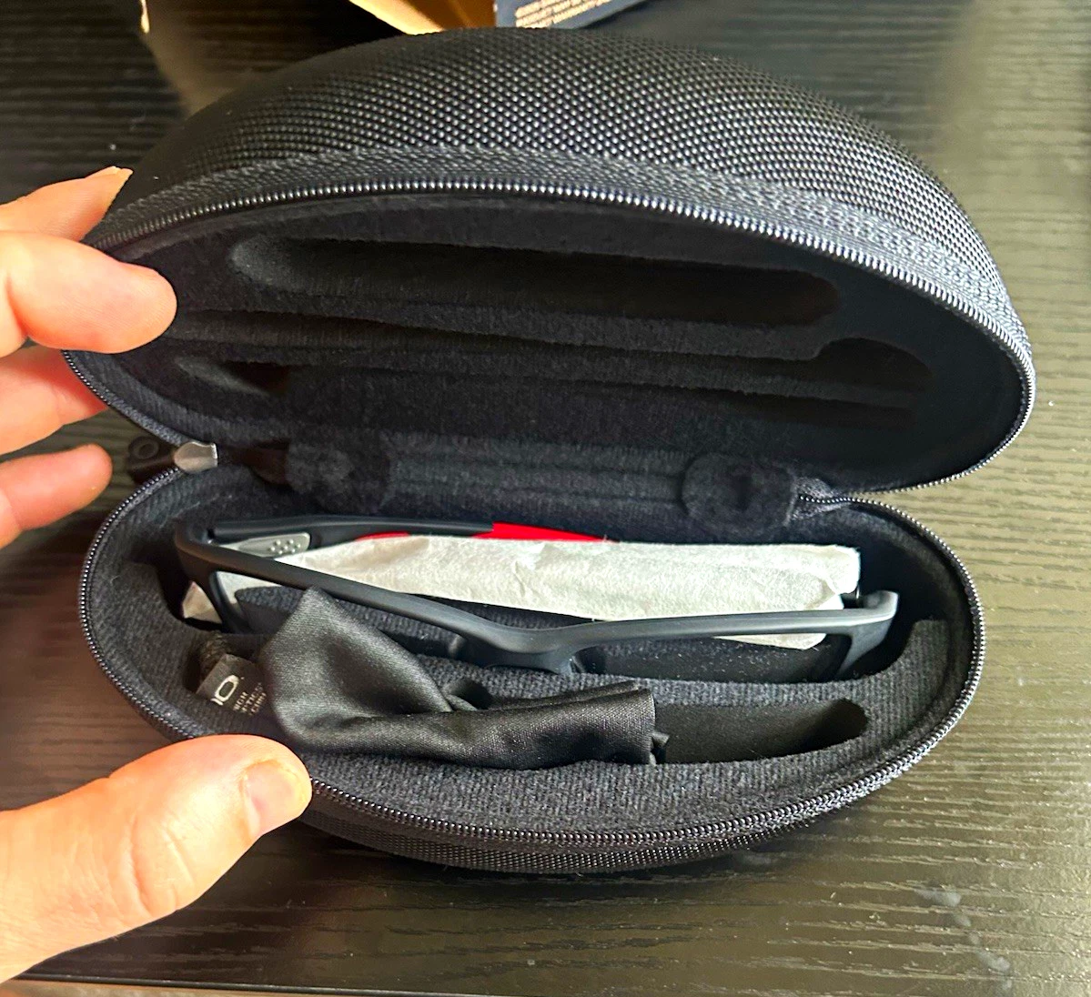 初期 Oakley archive l glasses case 箱付き 25+ Oakley Eyeglass Cases & Storage for sale | Updated Oct 2026