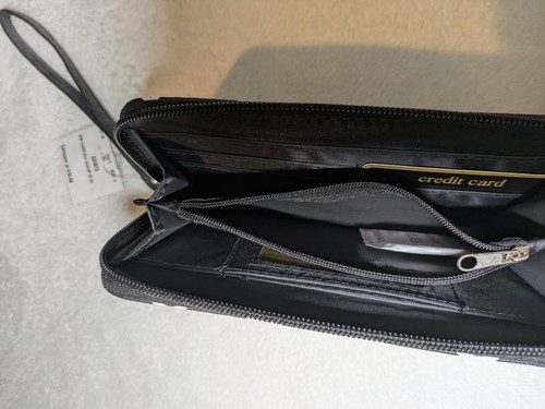 Wristlet Wallet - Black/White Lattice with "M" Monogram Zip Around Card Case. - Picture 6 of 6