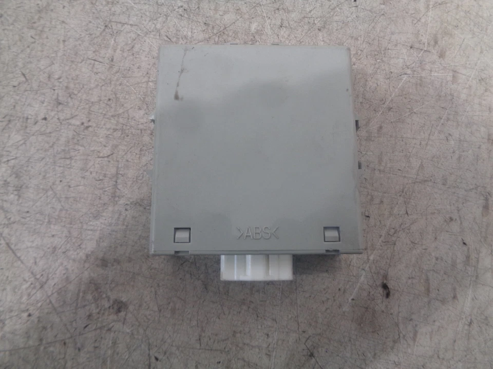 Mitsubishi Outlander BCM 2005 módulo de control de carrocería 8631A417 Foto 2 de 4