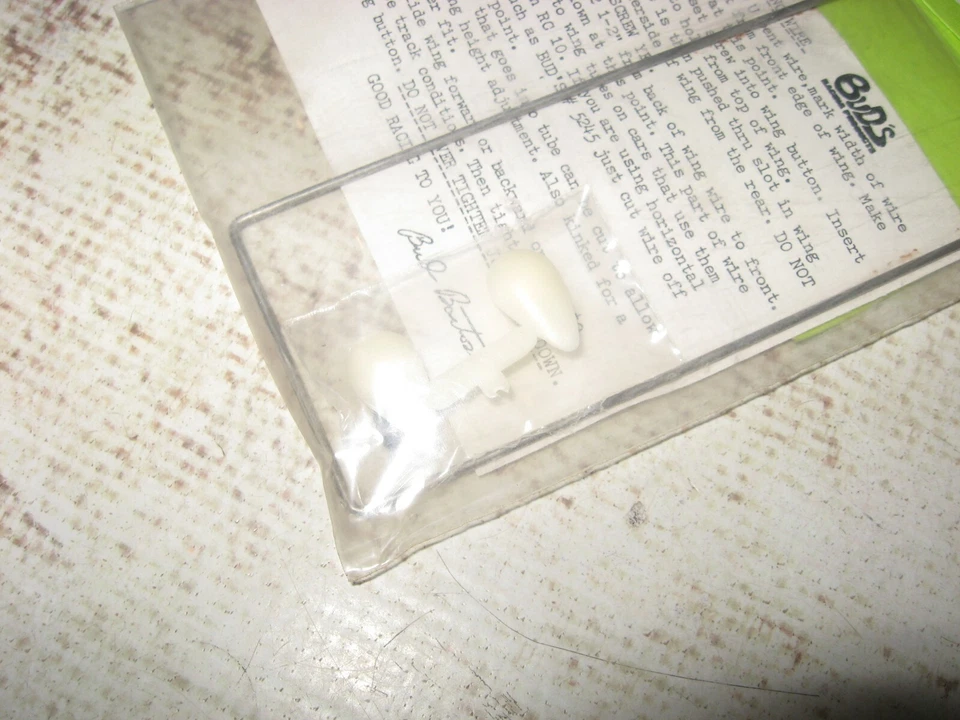 Vintage RC BRP 1:10 Wing Wire & Button Mounting Set 5247 Associated RC10 Buttons - Image 2 of 3