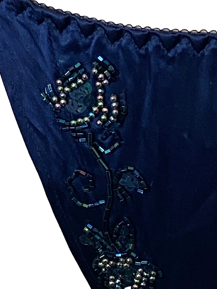 Nuevo con etiquetas Bikini de Colección Años 90 VICTORIA'S SECRET Azul Marino CUENTAS Tanga SEDA Panty Talla M Foto 2 de 4