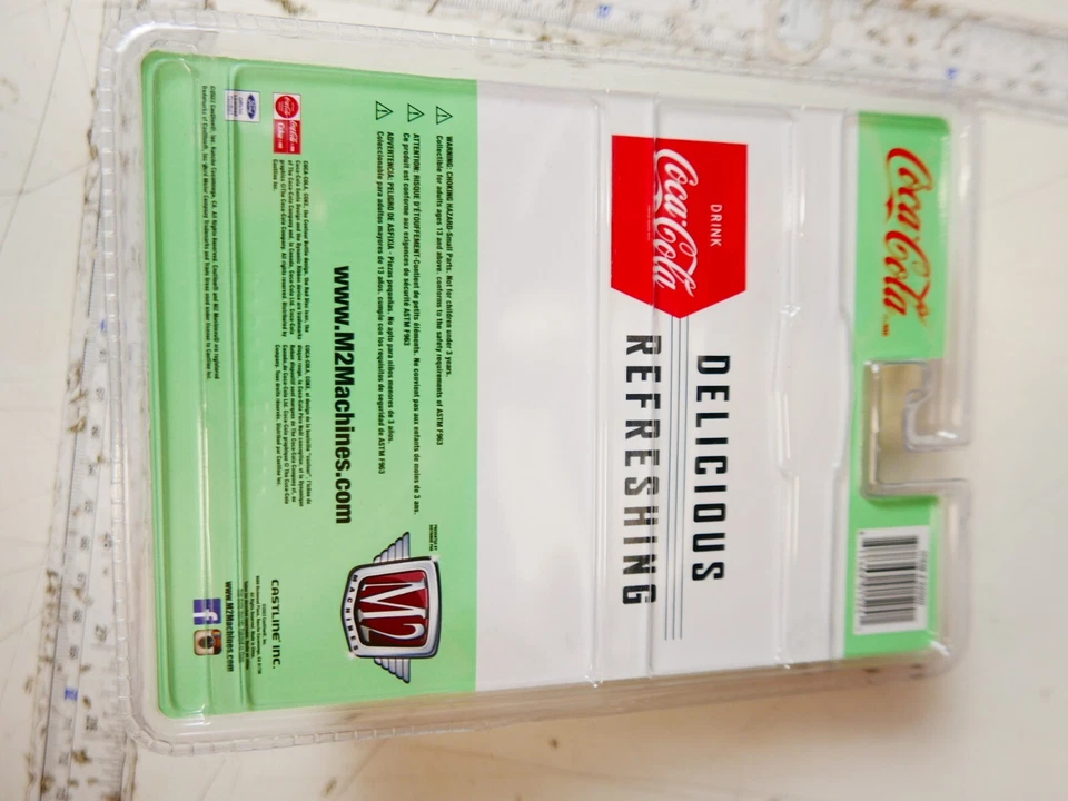 M2 Machines Coca-Cola Release A18 1953 Ford Crestline Victoria - Image 4 of 4