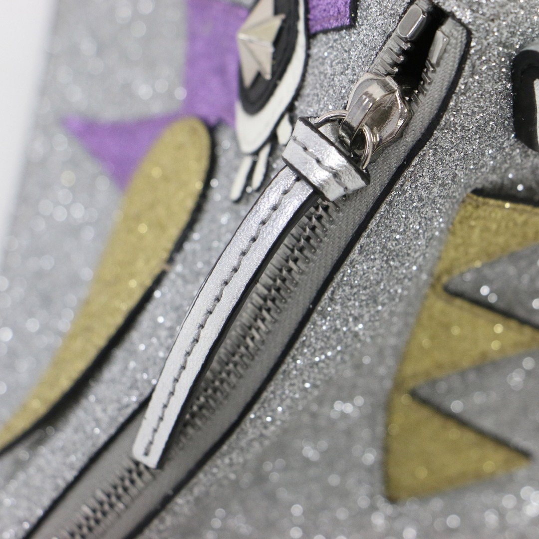 GUCCI Silver Triangle Chicken Motif Handbag Clutch Glitter Used thumbnail 7