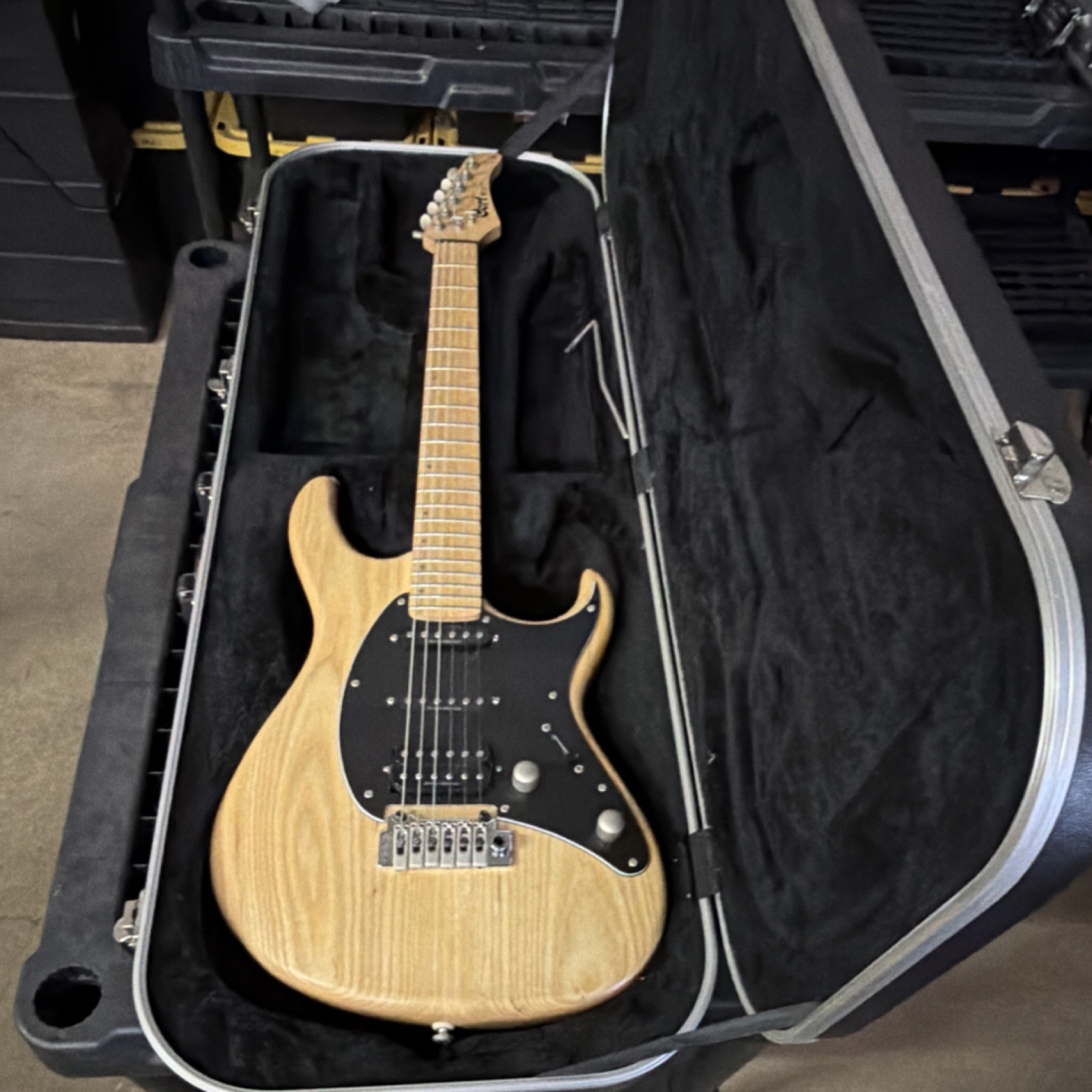 Cort G260 G Series Electric Guitar Natural 6 String Right-Handed w/ Case