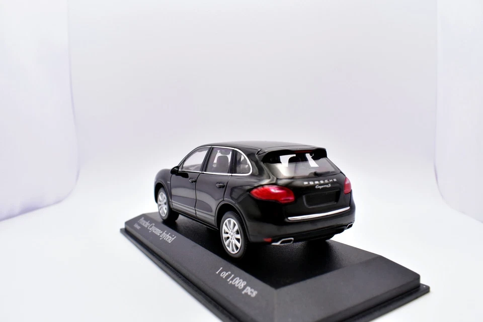 Modellino auto scala 1:43 Porsche cayenne nero minichamps diecast modellismo car - Immagine 3 di 4