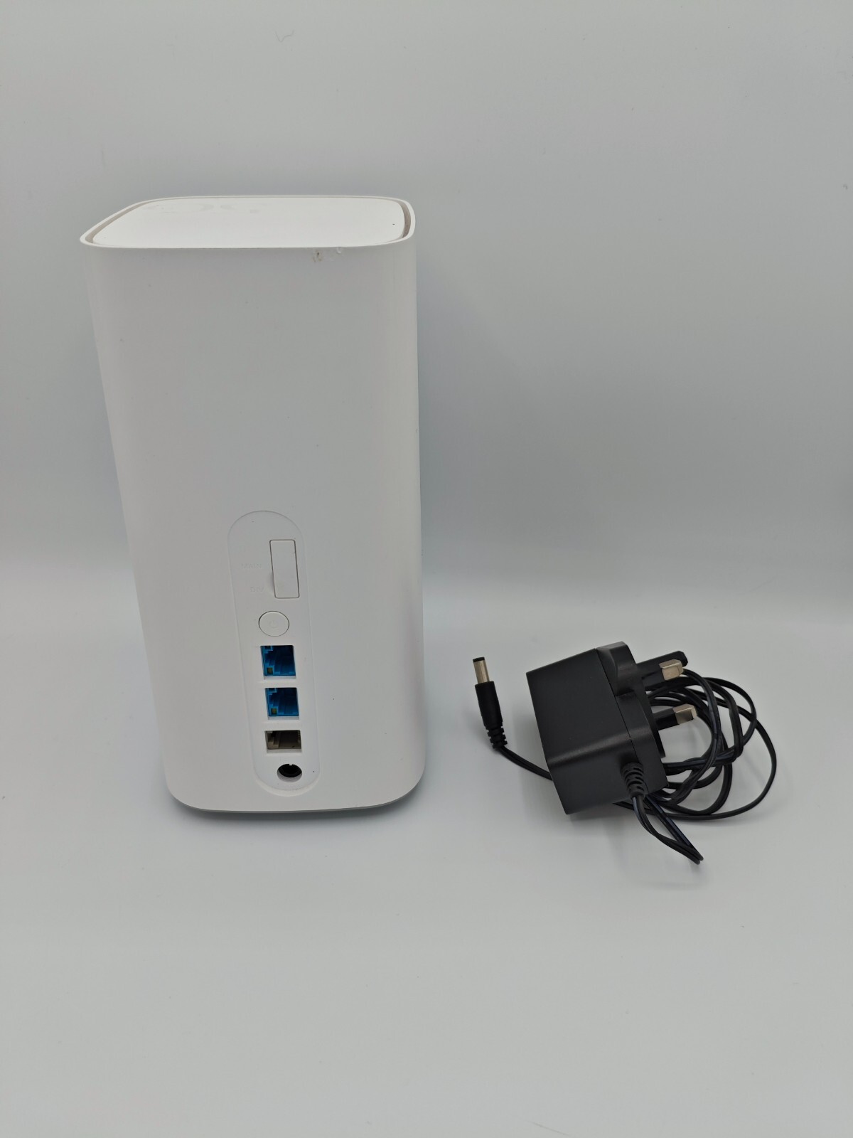 HUWAWEI 5G CPE Pro Router H112372 Mobile Broadband Router UNLOCKED