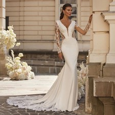 White Long Sleeve Lace Mermaid Wedding Dress V-Neck Bridal Gowns With Lace Train