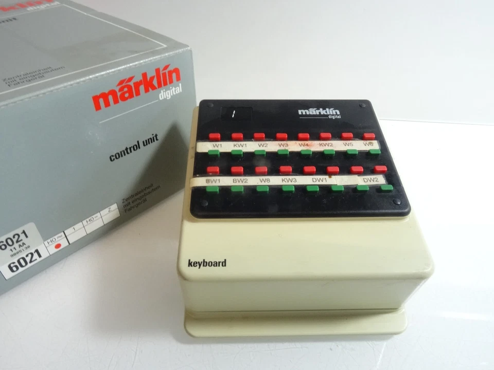 Märklin Digital Keyboard Stellpult in EVP QR3819