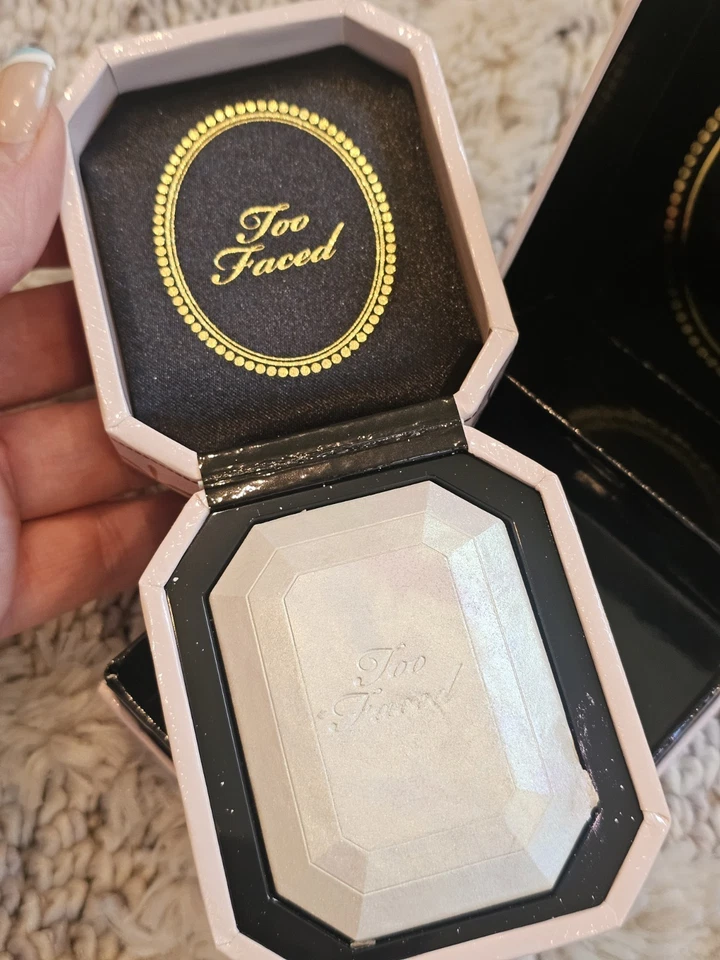 Too Faced Diamond Light Multi-Use Highlighter - Diamond Fire FLAWED SEE PICTURES - Image 4 of 4