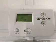 Working Pull Honeywell Pro 4000 TH4110D1007 Heat Cool Thermostat 1H/1C