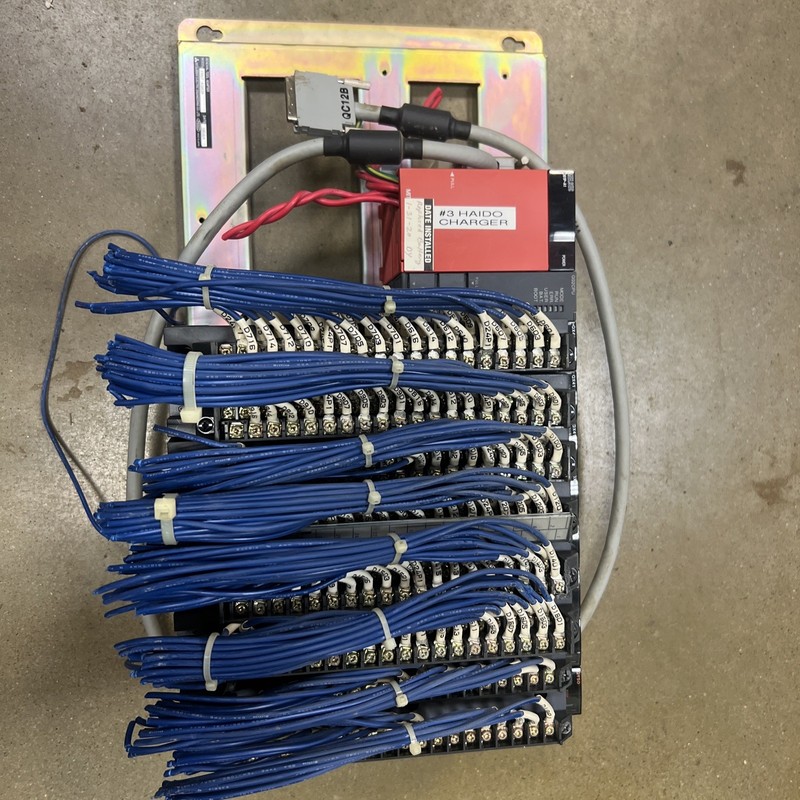 Mitsubishi Electric MELSEC-Q Power Supply Unit Model No. Q61P-A1 with Q02HCPU 