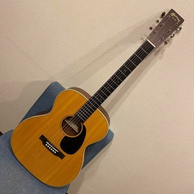 Martin OM-10E Akustikgitarre Special Limited Edition 2024 top aus Japan
