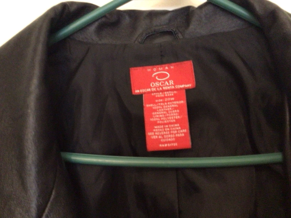 Jaqueta de couro preta Oscar De La Renta Company feminina tamanho 20W - Imagem 3 de 4