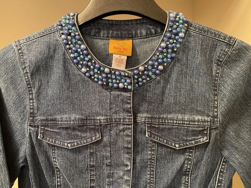 Ladies’ Ruby Rd. Petite Denim Jacket With Beaded Collar And Pockets Size 6P - Image 3 of 4