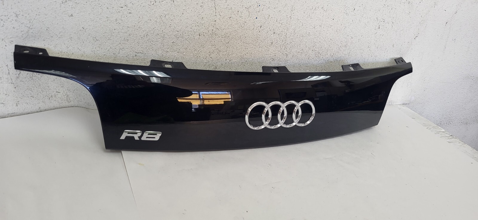2010-2015 AUDI R8 REAR UPPER COVER OEM USED *DC488