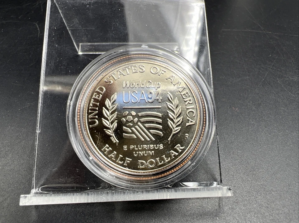 1994 D 50c Fifa World Cup Commemorative Half Dollar in Capsule Clad Coin BU #A - Image 4 of 4