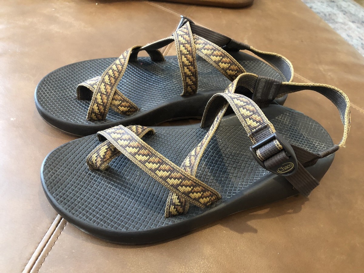 Mens CHACOS Brown/Tan Classic Sandals Size 13 EUC Toe loop 
