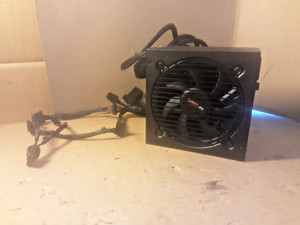 Be Quiet! 300W System Power 10, Modell: L10-300W - 80 Bronze kabelgebundenes Netzteil.