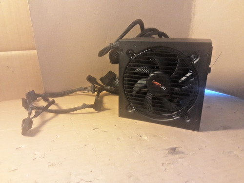 Be Quiet! 300W System Power 10, Modell: L10-300W - 80 Bronze kabelgebundenes Netzteil.